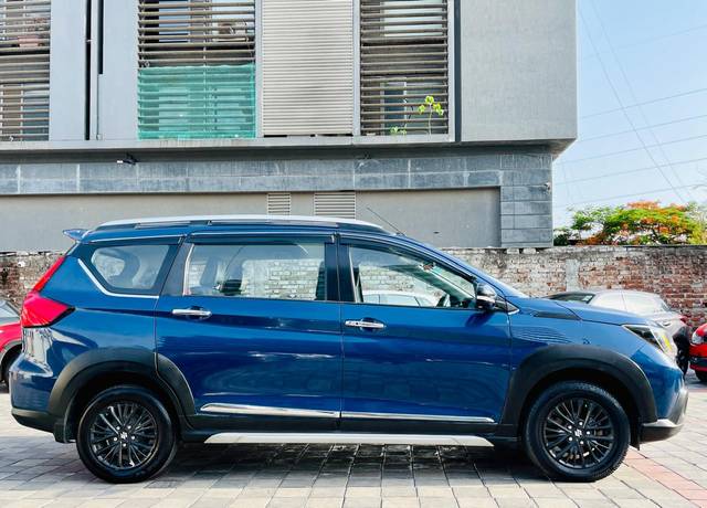 https://images10.gaadi.com/usedcar_image/4590764/original/c9a1bb6a5b781a4c736abc22af8b339c.jpg?imwidth=6401