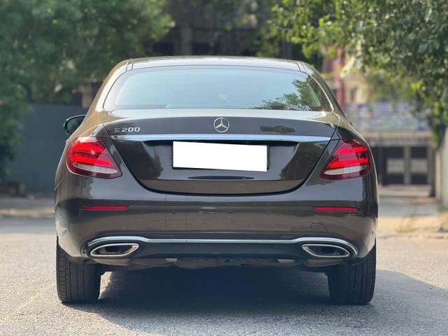 https://images10.gaadi.com/usedcar_image/4590770/original/processed_05930d8972f903f15fd5eac967308c5b.jpg?imwidth=6402