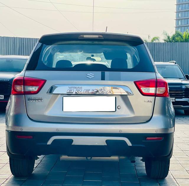 https://images10.gaadi.com/usedcar_image/4590773/original/processed_b7faf267b241c5e8127b0a73129c14f1.jpg?imwidth=6402
