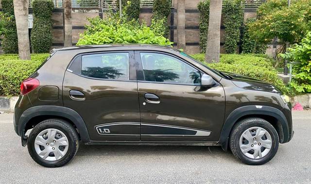 https://images10.gaadi.com/usedcar_image/4590778/original/processed_747001e77abf5d81af5f6d1ab1f2794a.jpg?imwidth=6401