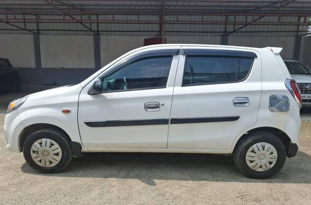 https://images10.gaadi.com/usedcar_image/4590780/original/processed_974938edaa06e13d3230d1e1ebc34282.jpg?imwidth=6401
