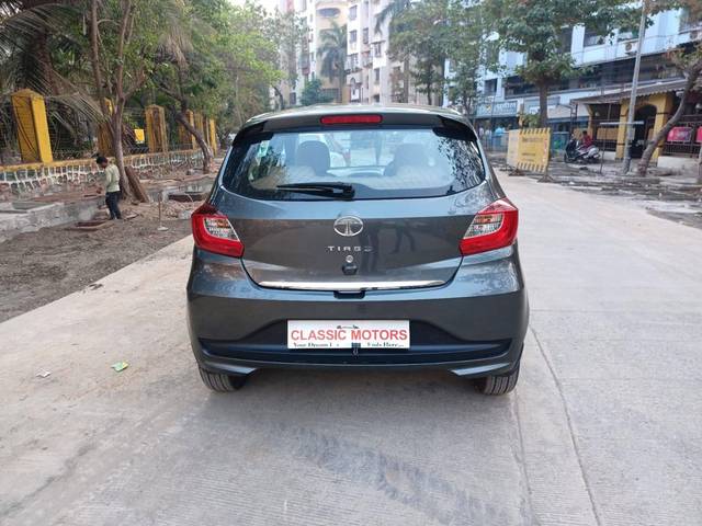 https://images10.gaadi.com/usedcar_image/4590784/original/processed_42c8ac24fbeda6632bade33d139ee1ba.jpeg?imwidth=6402
