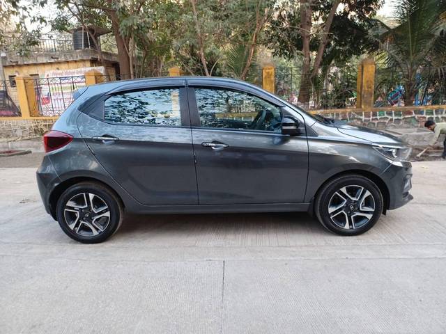 https://images10.gaadi.com/usedcar_image/4590784/original/processed_93775259f7382139d254279905d5c476.jpeg?imwidth=6401