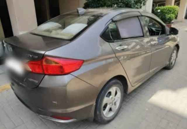 https://images10.gaadi.com/usedcar_image/4590827/original/901ebc1e-3c85-4b9e-9526-e3321dc8e891.?imwidth=6400