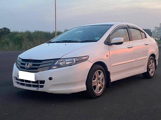 https://images10.gaadi.com/usedcar_image/4590829/original/processed_2cf13acc-ad70-4c0c-a040-9375a7663af1.jpg?imwidth=6401
