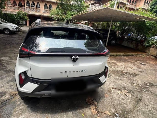https://images10.gaadi.com/usedcar_image/4590831/original/12062262-c027-46a0-902e-63a14f349ed3.png?imwidth=6401