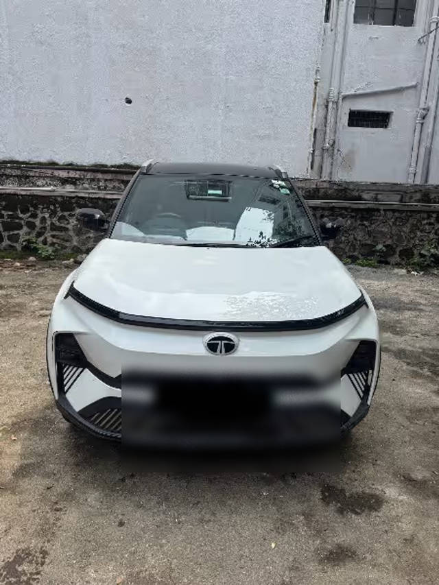 https://images10.gaadi.com/usedcar_image/4590831/original/1615b886-4633-4dcb-b1a6-5dcd737dffa9.png?imwidth=6402