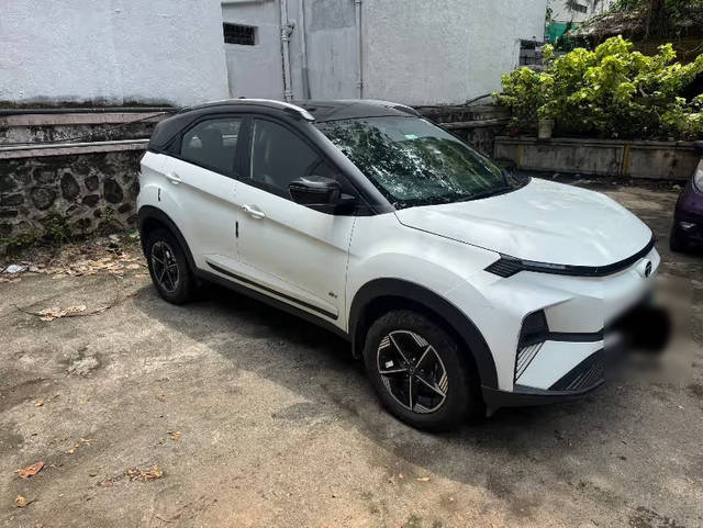 https://images10.gaadi.com/usedcar_image/4590831/original/fea1456e-c9c1-4238-96b6-dcdd7fdf07ff.png?imwidth=6400