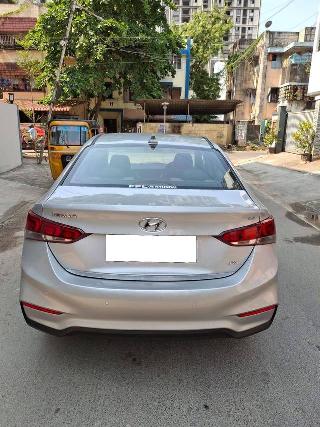 https://images10.gaadi.com/usedcar_image/4590879/original/processed_e70bb80bc8d0c9c675198219268ed4b4.jpg?imwidth=6401