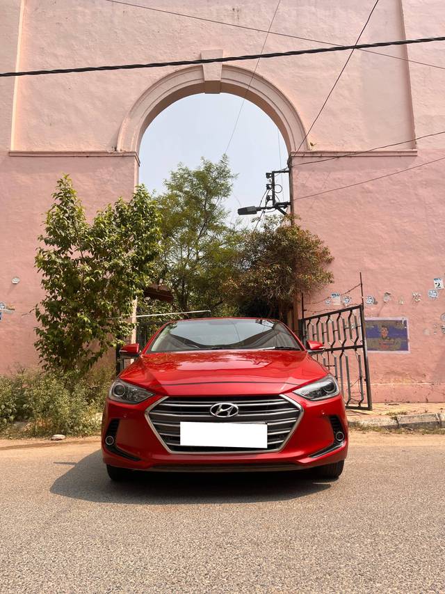 https://images10.gaadi.com/usedcar_image/4590891/original/processed_7c9e2144-68af-4c89-b210-6e692ef6c4c7.jpg?imwidth=6400