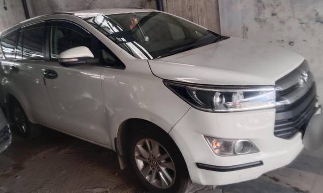 https://images10.gaadi.com/usedcar_image/4590917/original/a9e68eed63161c8d746acdc68ddab263.jpg?imwidth=6402