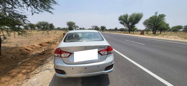 https://images10.gaadi.com/usedcar_image/4590926/original/processed_f049fc21-1a0a-43a3-9493-8f939d1e603d.jpg?imwidth=6400