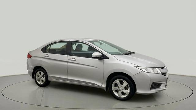 https://images10.gaadi.com/usedcar_image/4590928/original/2d3bb0d36eb17d32d576128cbe47c8aa.jpg?imwidth=6400
