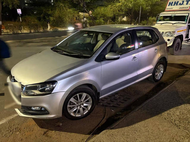 https://images10.gaadi.com/usedcar_image/4590953/original/b9b0f501-a733-4665-81d5-427acfd33bcd.png?imwidth=6401