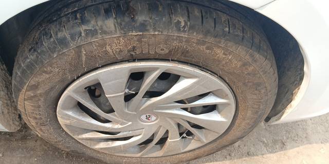 https://images10.gaadi.com/usedcar_image/4590998/original/1aa4a7cfd6861128522c170fb6aa8df1.jpg?imwidth=6402