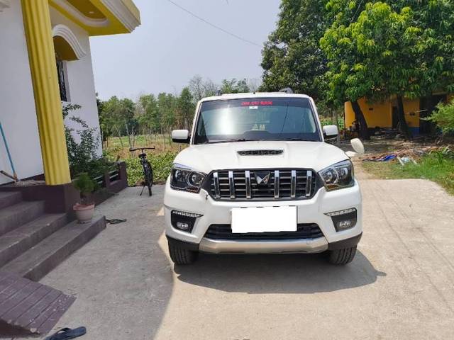 https://images10.gaadi.com/usedcar_image/4591001/original/processed_76cbbe19-033c-4754-bcc0-2fccf734ff32.jpg?imwidth=6401