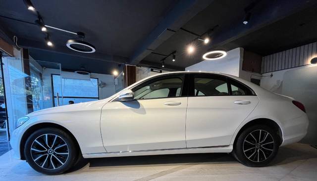 https://images10.gaadi.com/usedcar_image/4591008/original/55fc7591d7287f1cb93b63385056ebf2.jpeg?imwidth=6401