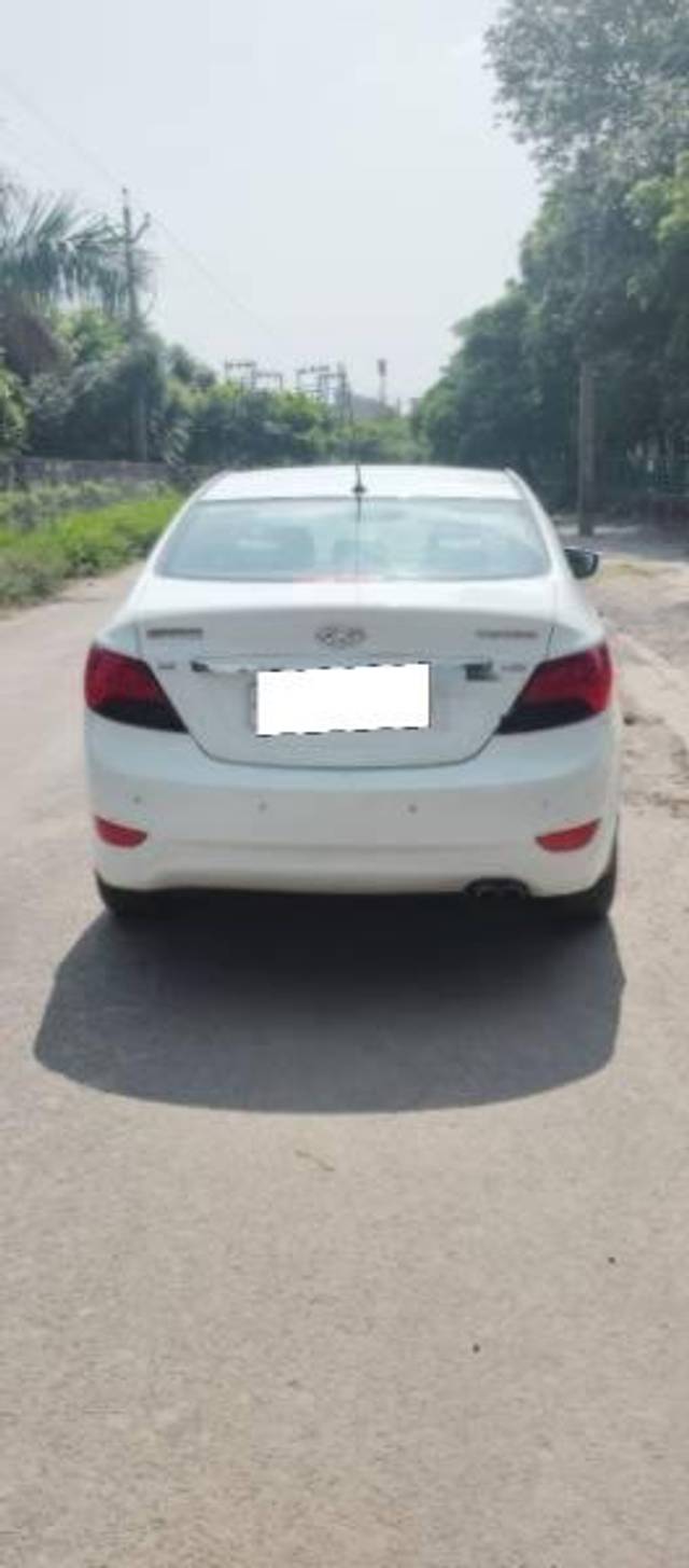 https://images10.gaadi.com/usedcar_image/4591017/original/processed_574c0d45-0f8d-427c-856e-fc5513f65bd9.jpg?imwidth=6402