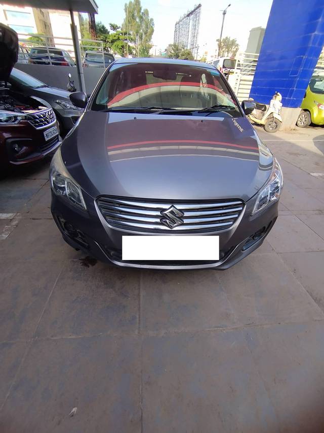 https://images10.gaadi.com/usedcar_image/4591031/original/processed_790dd48e-4f29-4961-9b55-3835a9b84216.jpg?imwidth=6400