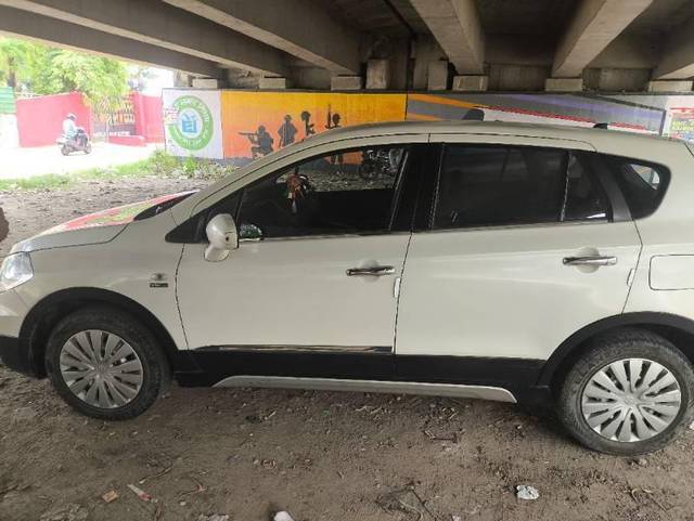 https://images10.gaadi.com/usedcar_image/4591038/original/processed_77e4dd8a-ff99-4200-ad68-10bd9a332966.jpg?imwidth=6400