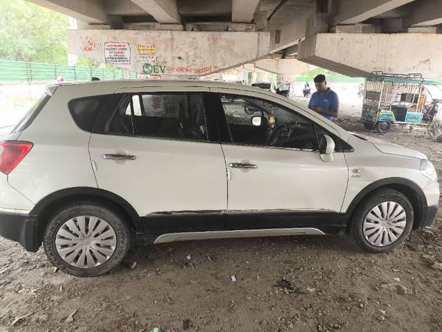 https://images10.gaadi.com/usedcar_image/4591038/original/processed_870e9c20-be45-4f71-8254-471e72d969d3.jpg?imwidth=6401