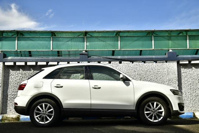https://images10.gaadi.com/usedcar_image/4591039/original/132b0ce9232771a6d76d7edab2e3e0de.jpg?imwidth=6401