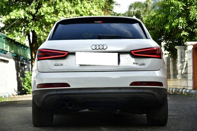 https://images10.gaadi.com/usedcar_image/4591039/original/processed_e1de33b82f936722bc1d6337a78f897a.jpg?imwidth=6402