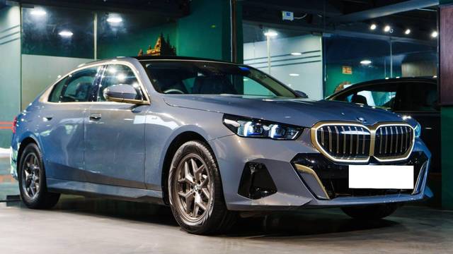 https://images10.gaadi.com/usedcar_image/4591083/original/processed_14ad9018d66b232342aba4a4f0ea8d1f.jpeg?imwidth=6400