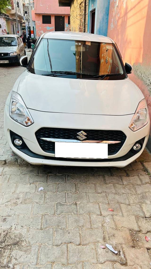 https://images10.gaadi.com/usedcar_image/4591088/original/processed_e8accff79963e0aae0807450bf9cca91.jpg?imwidth=6402