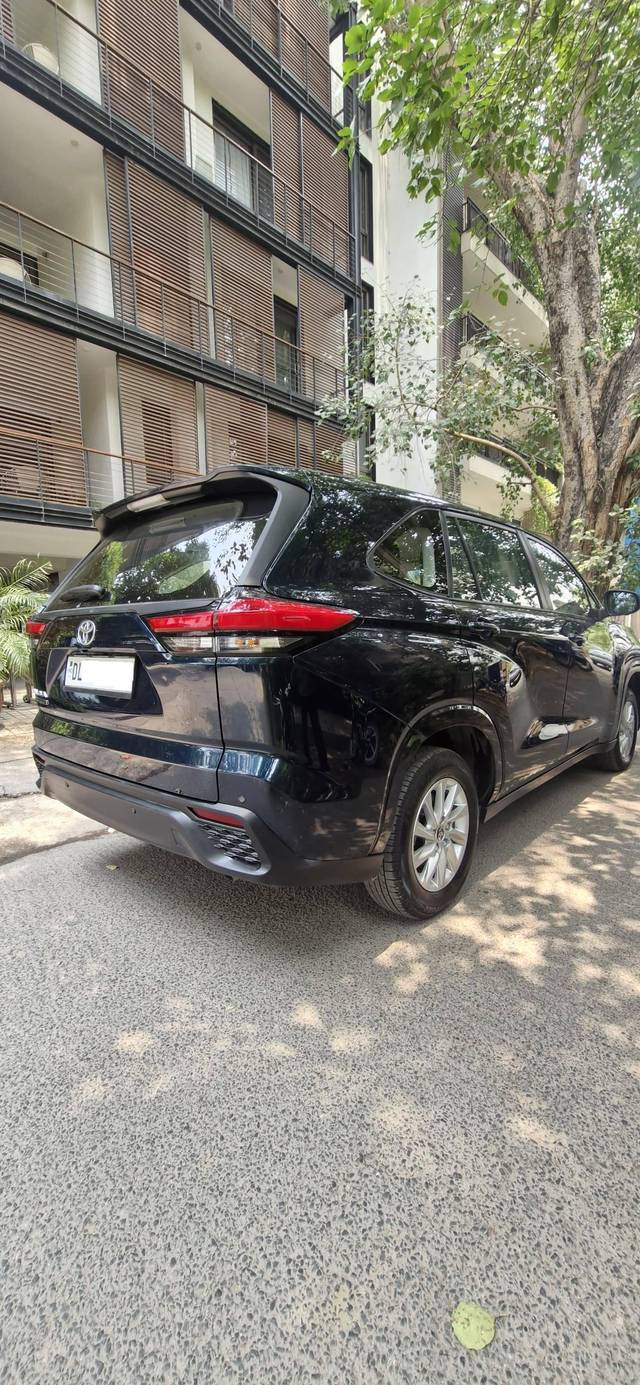 https://images10.gaadi.com/usedcar_image/4591095/original/processed_2f8501a0bd7484cd74361af7690d3f1f.jpeg?imwidth=6402