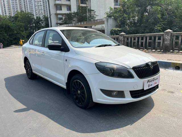 https://images10.gaadi.com/usedcar_image/4591099/original/processed_a6377bbff249ecdb6d9e760a51a8a859.jpeg?imwidth=6400