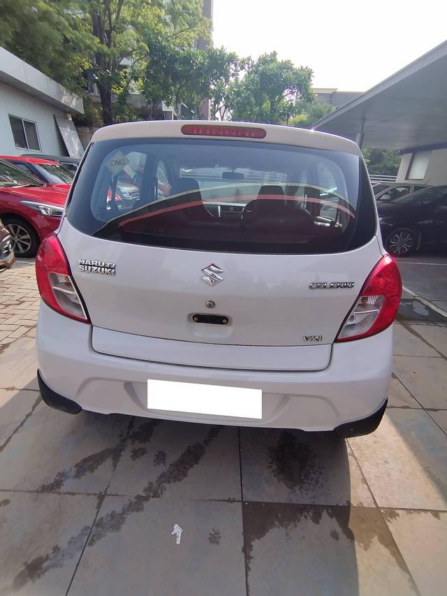 https://images10.gaadi.com/usedcar_image/4591100/original/processed_5e5f4692-2ede-45de-8de4-d773ab69017f.jpg?imwidth=6401
