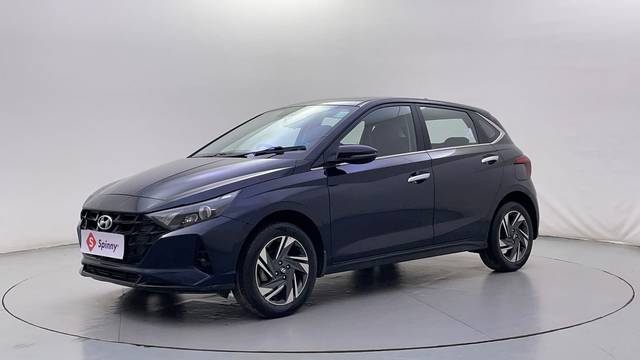 https://images10.gaadi.com/usedcar_image/4591108/original/f5408f0830a4353c903b6fc405aaa6df.JPG?imwidth=6400