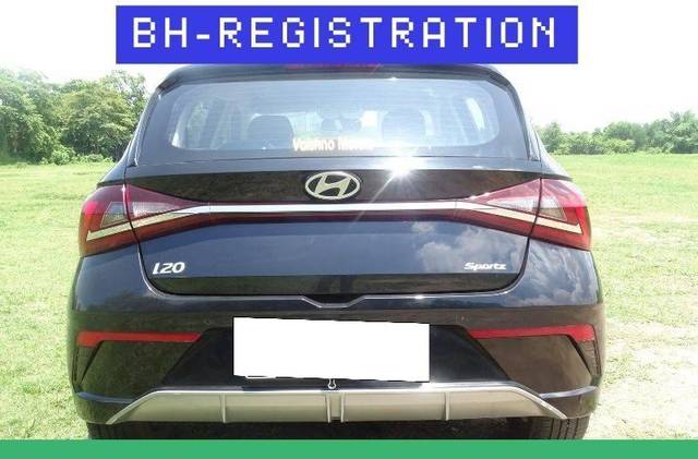 https://images10.gaadi.com/usedcar_image/4591109/original/processed_830c412d25b048bb4b25bb11004f8387.jpg?imwidth=6402