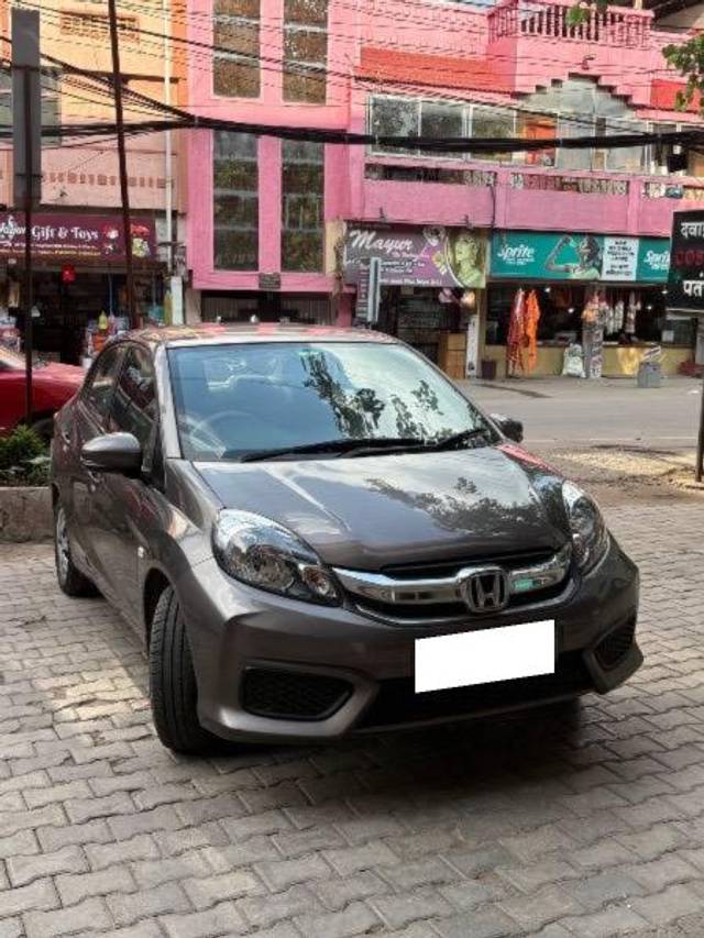 https://images10.gaadi.com/usedcar_image/4591124/original/processed_ce7d4215-0f76-47c6-9aec-1cbd200f3fc9.jpeg?imwidth=6400