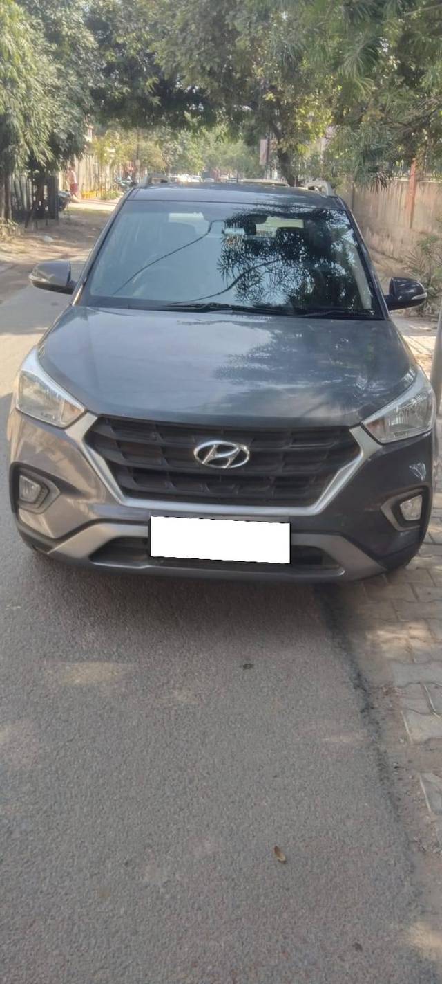https://images10.gaadi.com/usedcar_image/4591128/original/processed_1c82779a142ba97930ef65f03c9c32ba.jpg?imwidth=6402