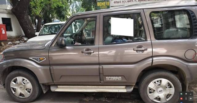 https://images10.gaadi.com/usedcar_image/4591137/original/processed_7f0a009463edba2759ca0bed211e66a4.jpeg?imwidth=6401