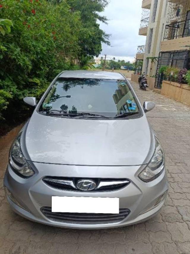https://images10.gaadi.com/usedcar_image/4591139/original/processed_ee7999e7-fe6b-44e7-a08e-e8913ab5dc98.jpg?imwidth=6400