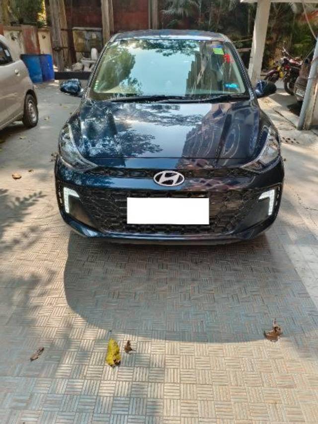 https://images10.gaadi.com/usedcar_image/4591144/original/processed_777222d5-b4ac-48a7-baec-68dcd8f387f4.jpg?imwidth=6400