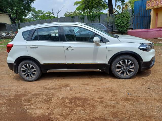 https://images10.gaadi.com/usedcar_image/4591159/original/2712f802235fc50b6a3b455db903325c.jpg?imwidth=6401