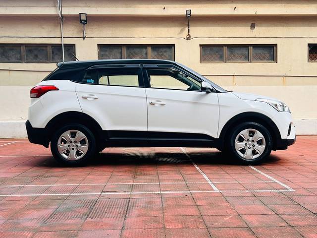 https://images10.gaadi.com/usedcar_image/4591163/original/e4d10b803afb439a1bcbd321837d1c9a.jpeg?imwidth=6401