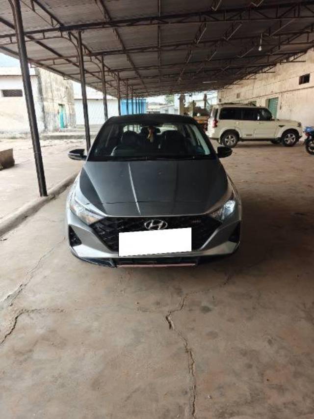 https://images10.gaadi.com/usedcar_image/4591175/original/processed_81b113bf-0df4-4665-92d2-e90d90138be3.jpg?imwidth=6400