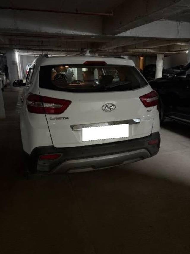 https://images10.gaadi.com/usedcar_image/4591226/original/processed_edd58ee5-6d19-4efc-a4f6-1bd2c549bc35.jpeg?imwidth=6401