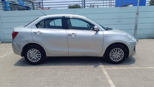 https://images10.gaadi.com/usedcar_image/4591233/original/processed_22e2fc589a613fc92223bcbca6df458a.jpeg?imwidth=6401
