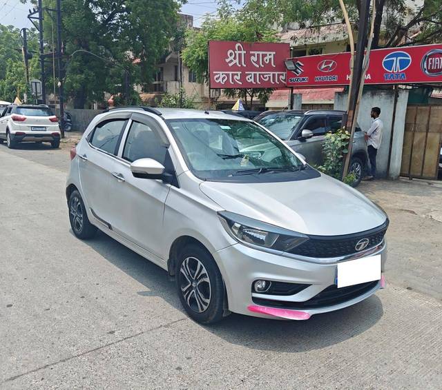 https://images10.gaadi.com/usedcar_image/4591234/original/processed_f2db60fdb5563d79da562d5c4084ce2d.jpg?imwidth=6400