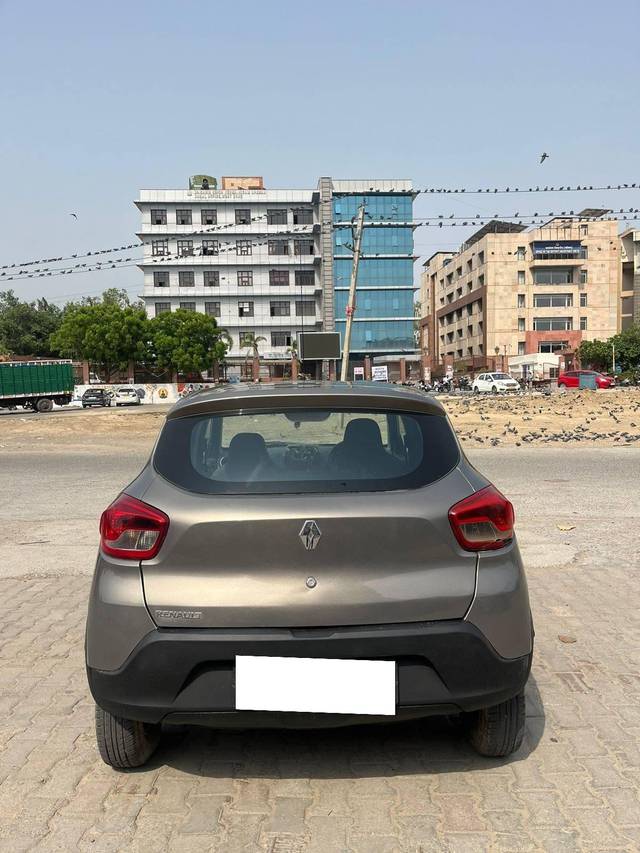 https://images10.gaadi.com/usedcar_image/4591239/original/processed_14b29fd1ffc02c0ac3f4efefb7827617.jpg?imwidth=6402