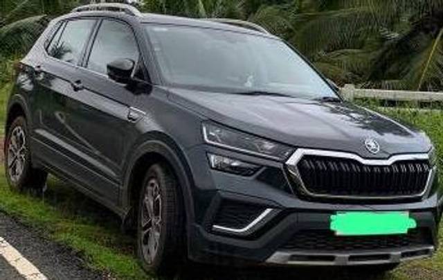https://images10.gaadi.com/usedcar_image/4591246/original/processed_0355246e-1b39-4d0b-ae8f-58e6790ea824.jpeg?imwidth=6402