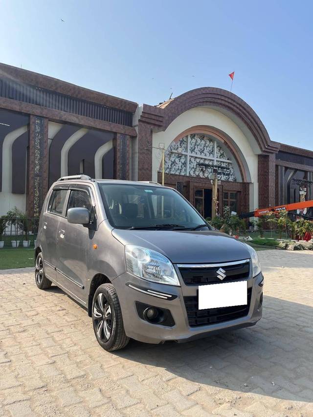 https://images10.gaadi.com/usedcar_image/4591247/original/processed_0697615afef8539378a6992c609a6ad9.jpg?imwidth=6400