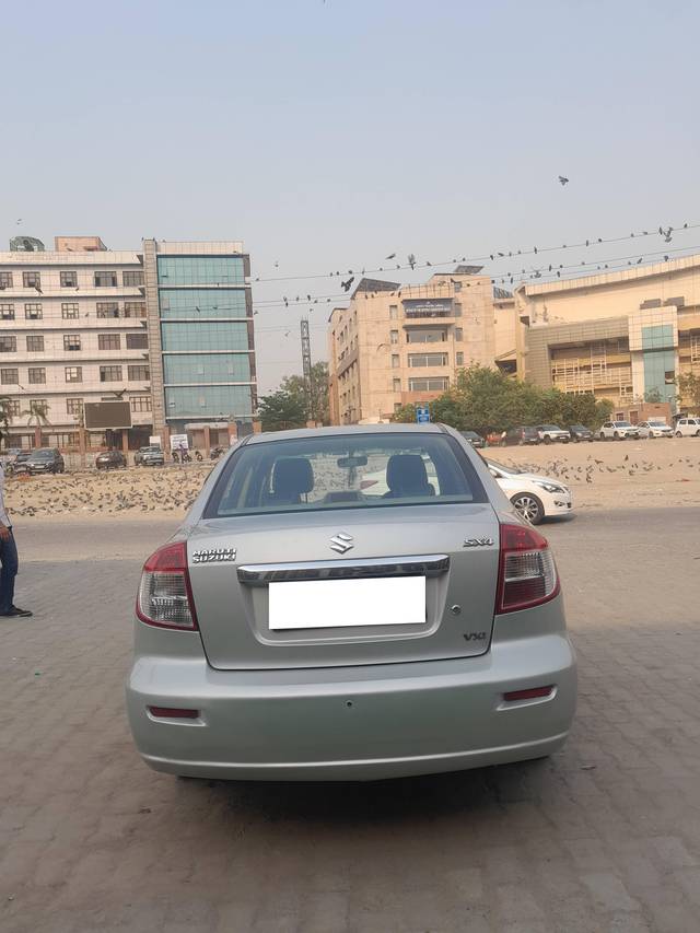 https://images10.gaadi.com/usedcar_image/4591261/original/processed_7d8950811b8793f81de9aac9df7e83c4.jpg?imwidth=6402