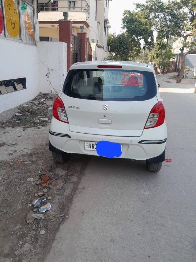 https://images10.gaadi.com/usedcar_image/4591273/original/processed_424bc830ca08fb78bac9cf7c1214611d.jpg?imwidth=6402